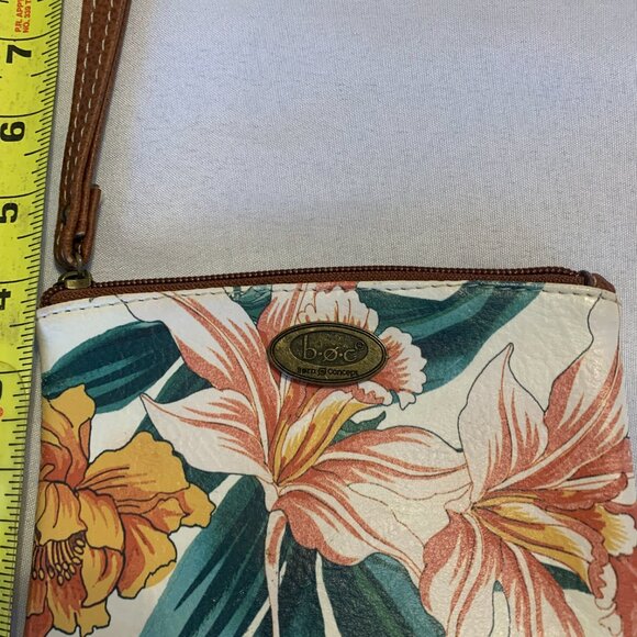 BOC floral wristlet - Picture 2 of 7